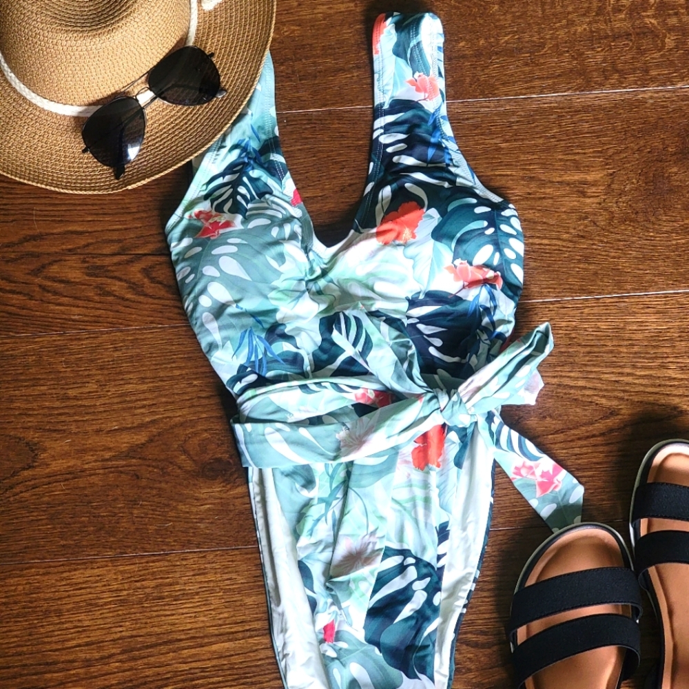 One piece swimsuit